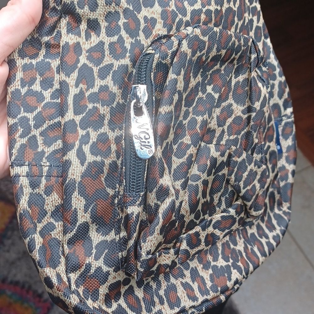 Ngil Small Leopard Backpack - Picture 6 of 7